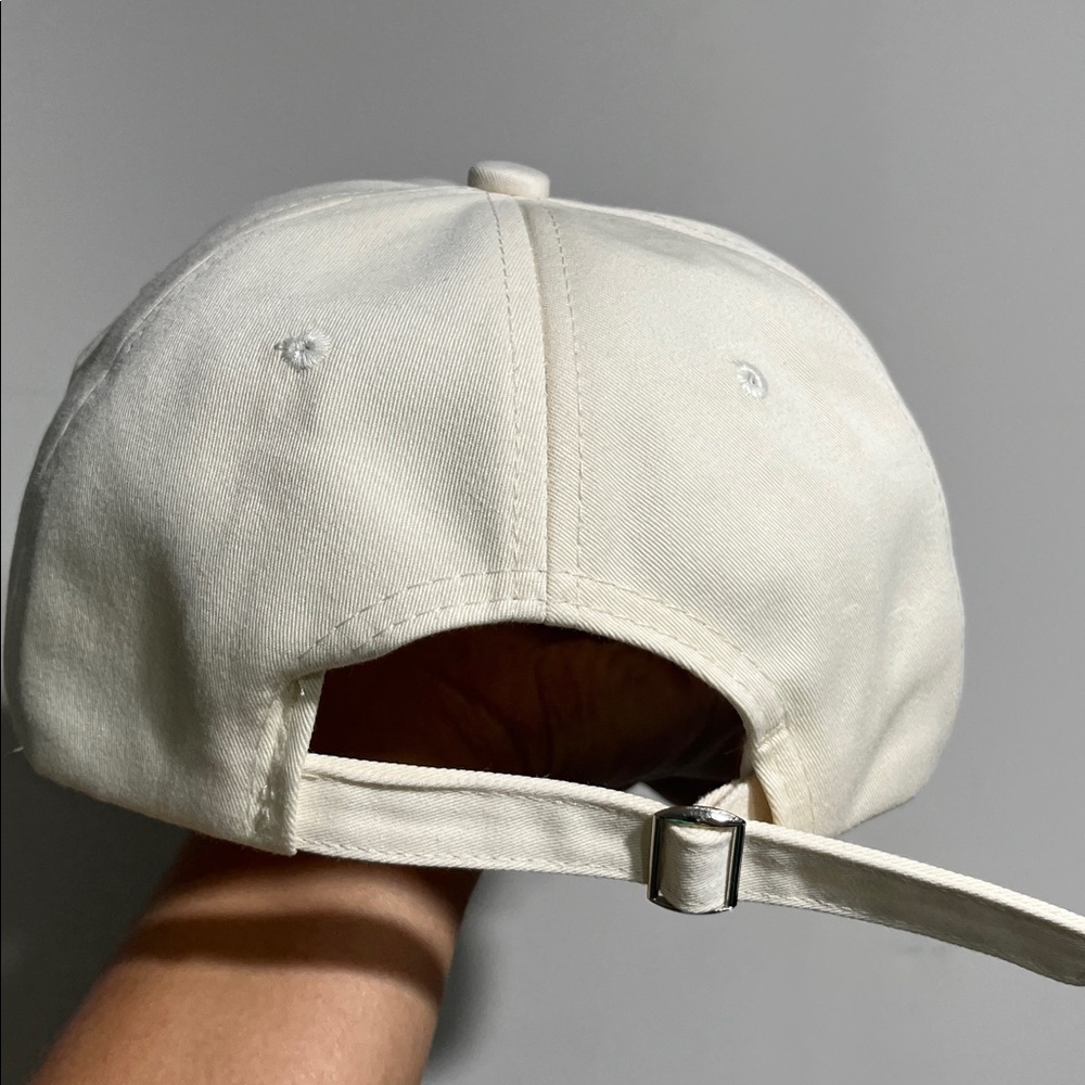 ALO Yoga Cream Baseball Cap with Black Logo - Picture 3 of 3